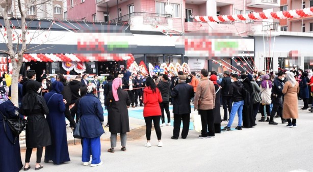 Foto - Uyarılar dinlenmedi! Marketin faaliyeti durduruldu