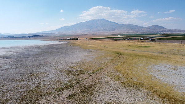 Foto - Uydu görüntüleri korkuttu! O gölün üçte biri kurudu