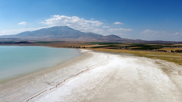 Foto - Uydu görüntüleri korkuttu! O gölün üçte biri kurudu