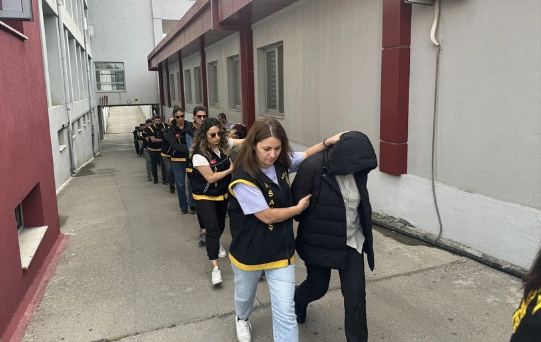 Foto - Uygunsuz fotoğraflarla dolandırıcılık rezaleti! Masum küçük çocukları kullanıyorlardı