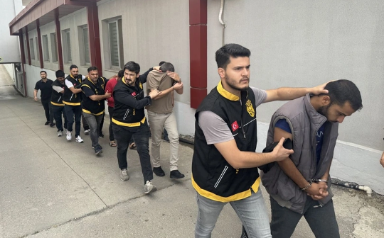 Foto - Uygunsuz fotoğraflarla dolandırıcılık rezaleti! Masum küçük çocukları kullanıyorlardı