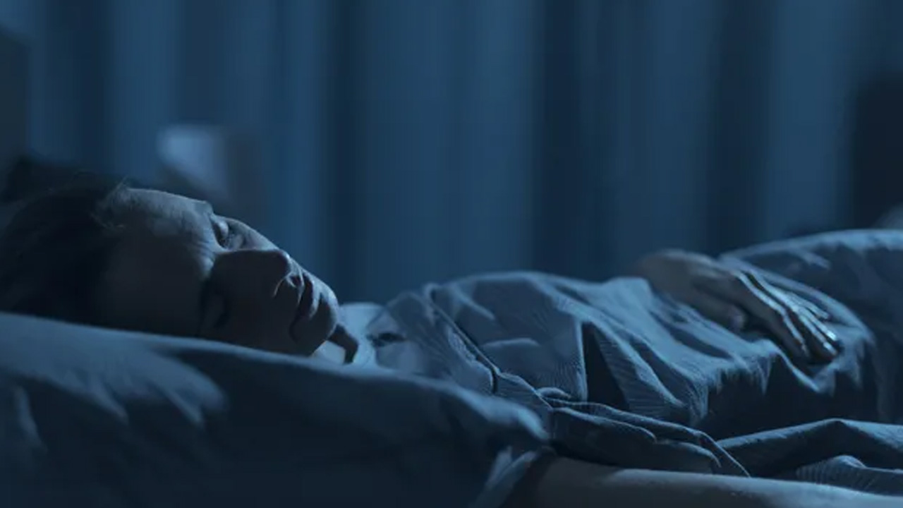 Uyku pozisyonu: En doğrusu bu şekilde! Araştırma sonuçları şaşırttı! Yan mı sırt üstü mü? 