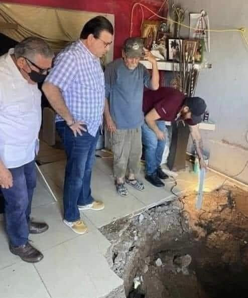 Foto - Uyuduğu kanepeyle birlikte yeraltı tüneline düştü!