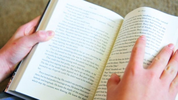Foto - Uyumadan önce kitap okuyanlara kötü haber!