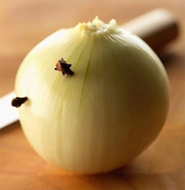 Foto - Uyumadan önce soğanı yatağınızı başına koyun! Sabah olacakları görün