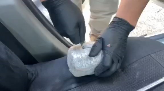 Foto - Uyuşturucu aracın öyle bir yerinden çıktı ki...