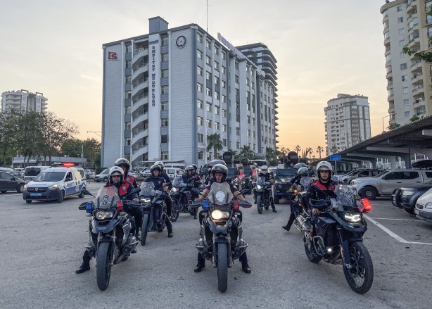 Uyuşturucu satıcılarına şafak baskını yapıldı