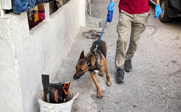 Foto - Uyuşturucu satıcılarına şafak baskını yapıldı