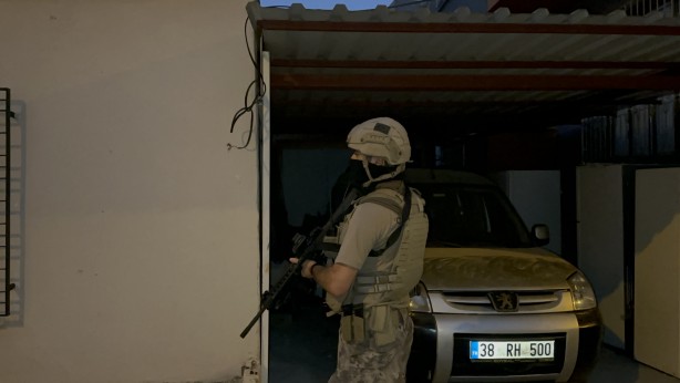 Foto - Uyuşturucu satıcılarına şafak operasyonu