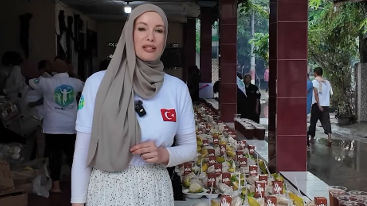 Foto - Uyuyan İslam alemine muttaki bir tokat gibi... Gamze Özçelik Gazze'de harekete geçti! 