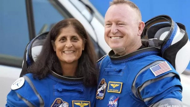 Foto - Uzayda mahsur kalan astronotlardan açıklama var