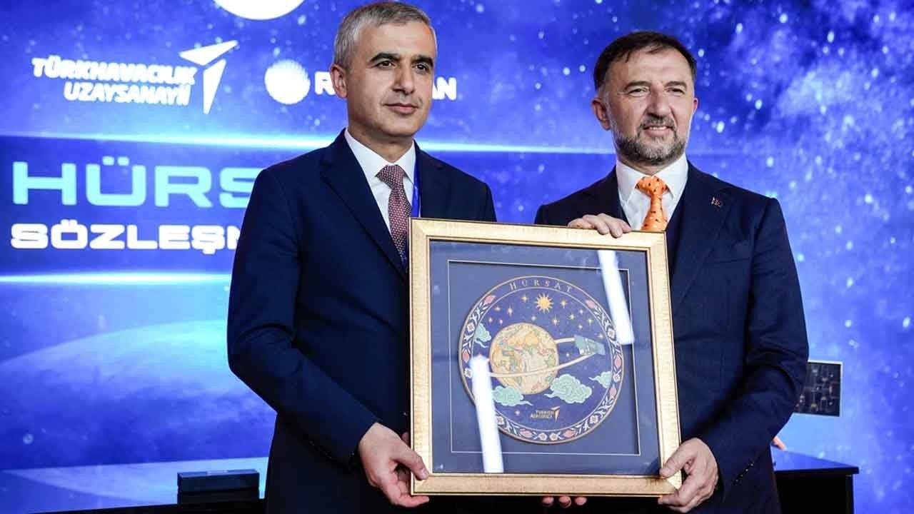 Foto - Uzayda yerli dönem: Seri üretim uydu ailesi için imzalar atıldı!
