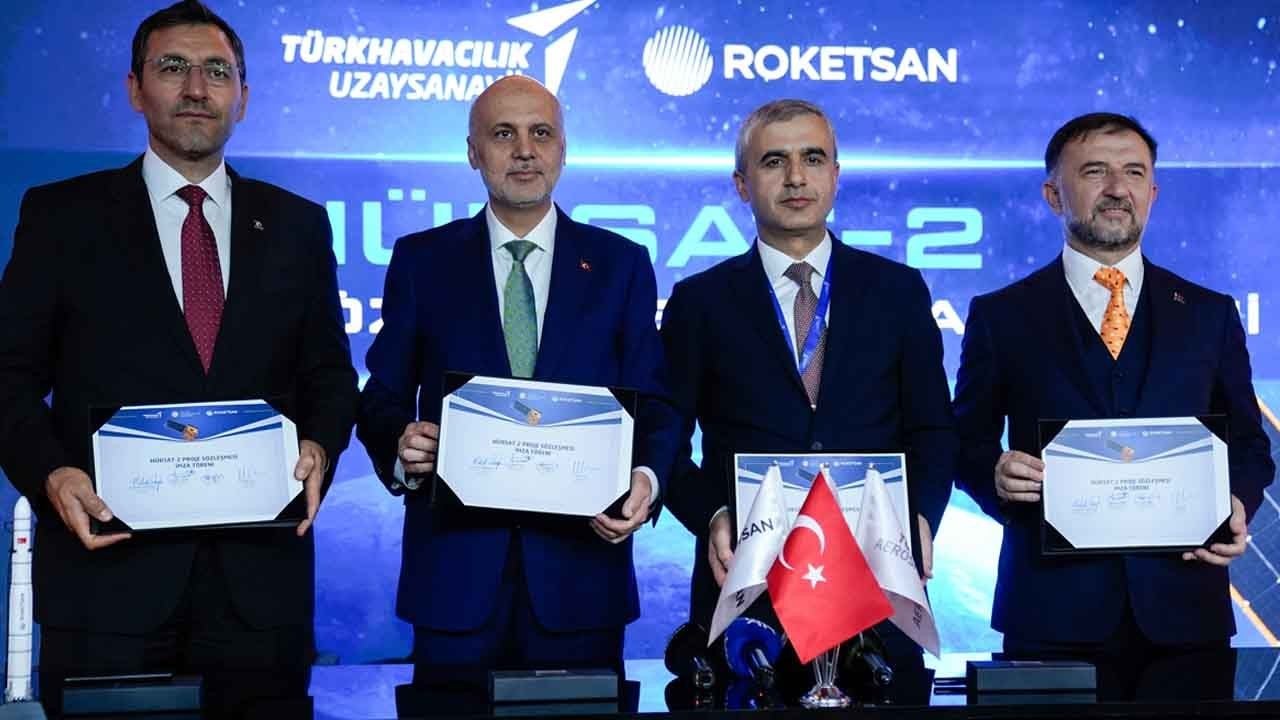 Foto - Uzayda yerli dönem: Seri üretim uydu ailesi için imzalar atıldı!