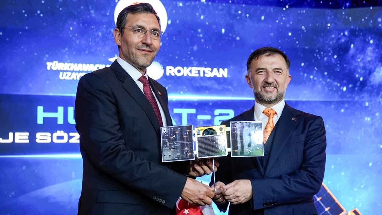 Foto - Uzayda yerli dönem: Seri üretim uydu ailesi için imzalar atıldı!