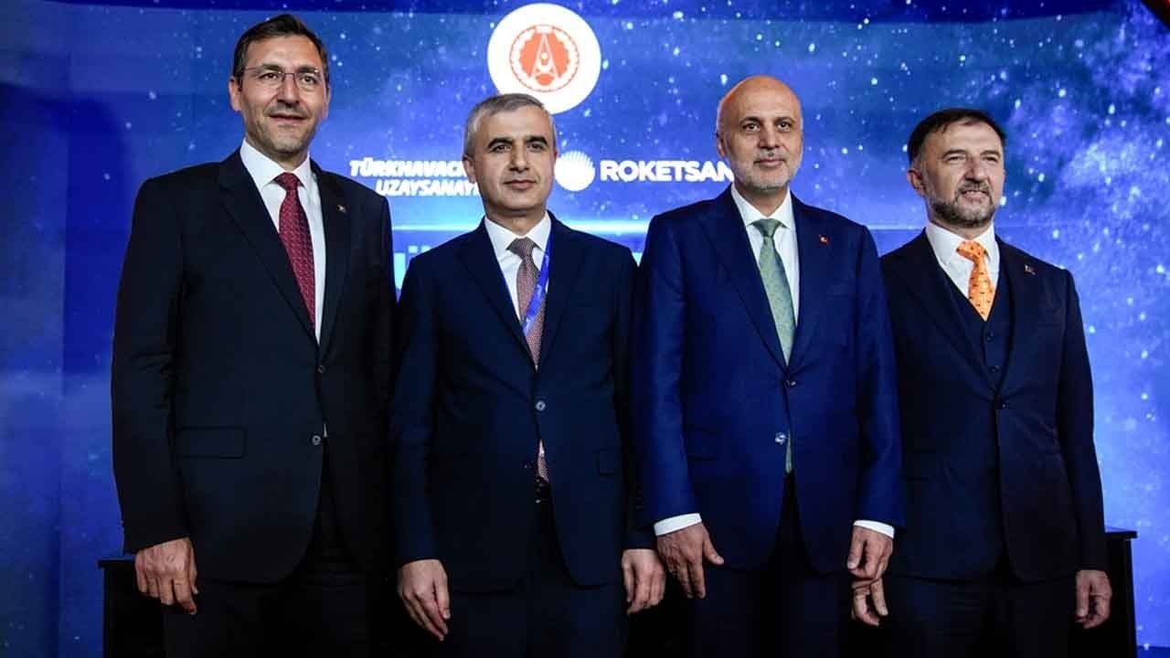 Foto - Uzayda yerli dönem: Seri üretim uydu ailesi için imzalar atıldı!