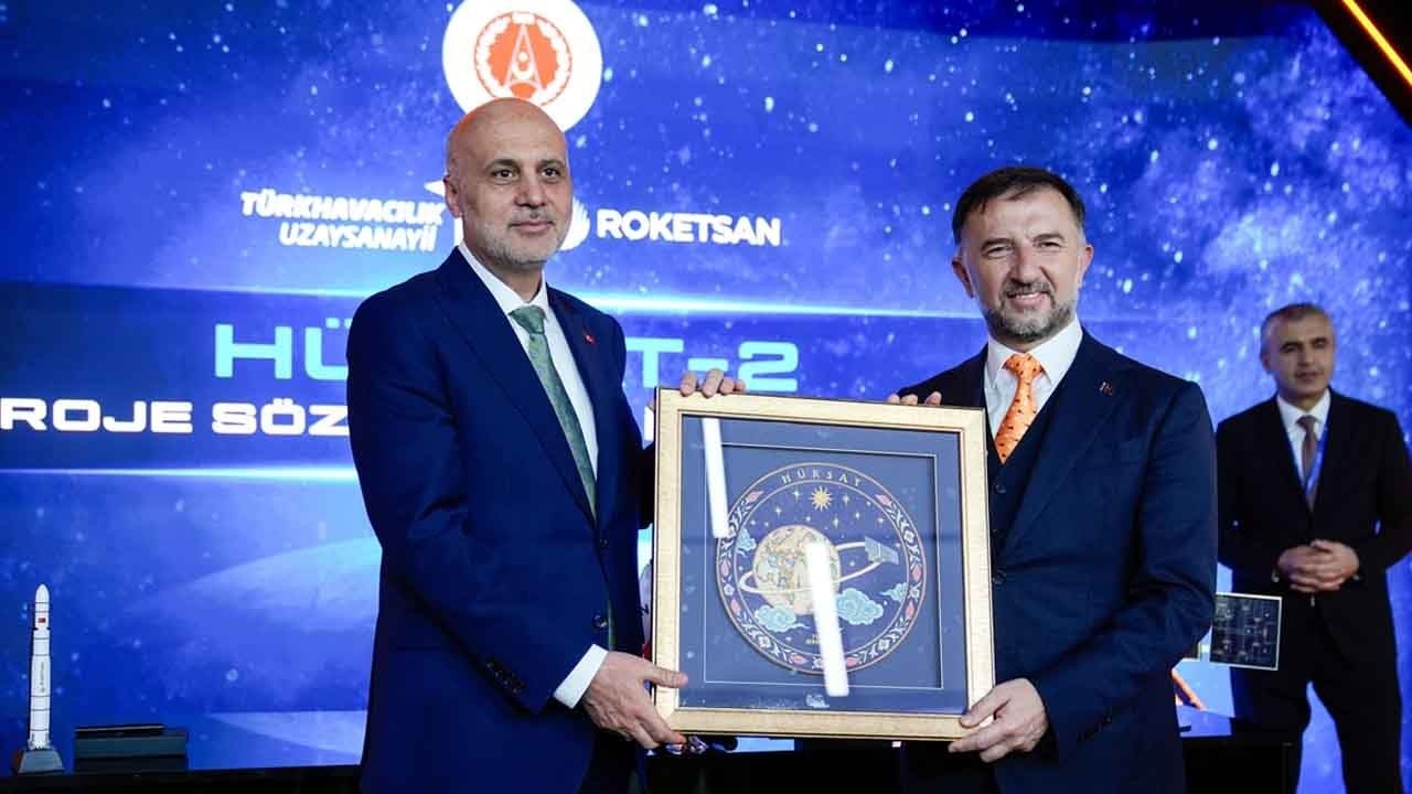 Foto - Uzayda yerli dönem: Seri üretim uydu ailesi için imzalar atıldı!