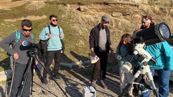 Foto - Uzayseverler teleskopla güneşi gözlemledi