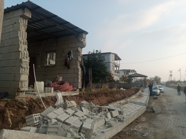 Foto - Üzerine duvar devrilen işçi hayatını kaybetti