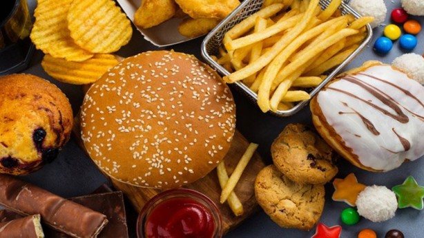 Foto - Uzman doktor üstüne basa basa uyardı! Bu besinlerden uzak durun, 'unutturuyor'