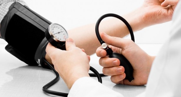 Uzman doktordan flaş açıklama! Sarımsak, limonla tedavi olmaz