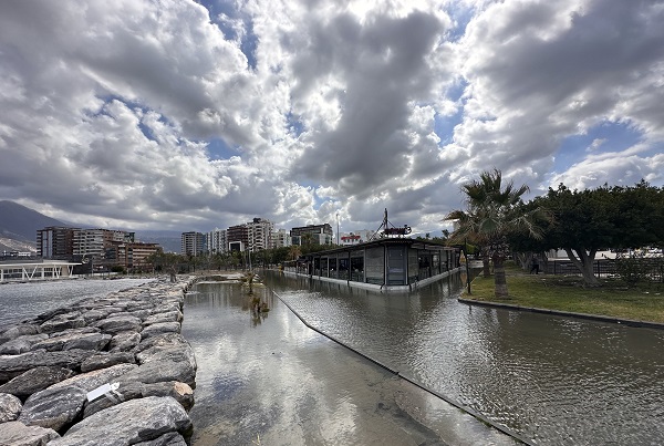 Uzman isim açıkladı! O ilimizde sahilde çökme yaşandı