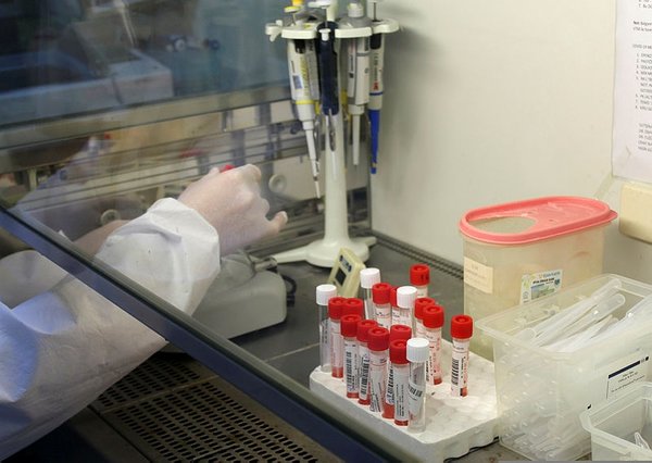 Uzman isim duyurdu! ‘Virüsün boğazdan akciğere inmesini engelliyor’