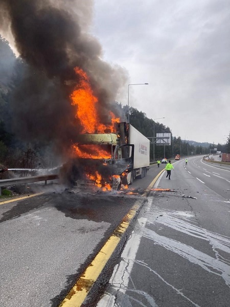 Foto - Uzman isim tek tek sıraladı! Araç yangınları bu sebeple yaşanıyormuş