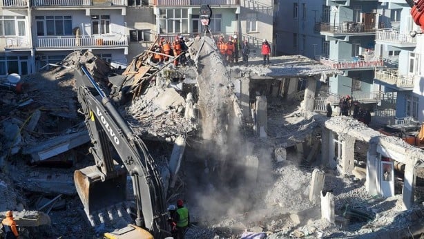 Foto - Uzman isim depremin gerçek şiddetini güncelledi! Deprem sırasındaki gürültünün sebebi bakın neymiş