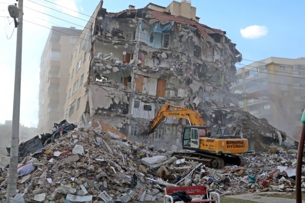 Foto - Uzman isim depremin gerçek şiddetini güncelledi! Deprem sırasındaki gürültünün sebebi bakın neymiş
