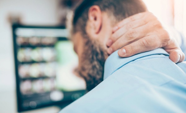 Uzman isimden tavsiyeler geldi! Boyun ağrısına ne iyi gelir?