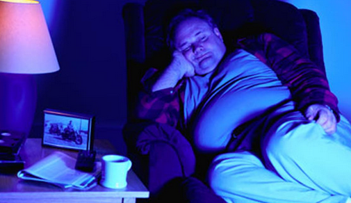 Foto - Uzman isimler uyardı aman dikkat: Televizyon karşısında uyumak çok büyük zararlar verebilir! Buna sebep oluyor!