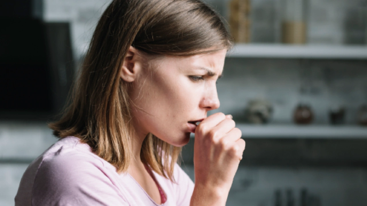 Uzmanı uyardı: Göğüs ağrısını asla hafife almayın! Öksürürken kaburgalarınız kırılabilir! Ciddiye alın