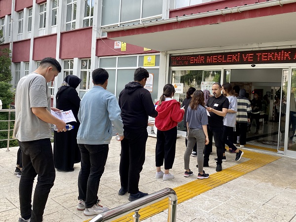 Foto - Uzmanından açıklama geldi! Bu sene YKS zor muydu? 