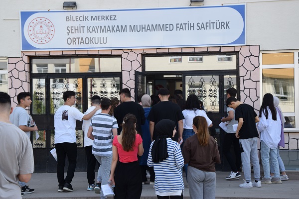 Foto - Uzmanından açıklama geldi! Bu sene YKS zor muydu? 