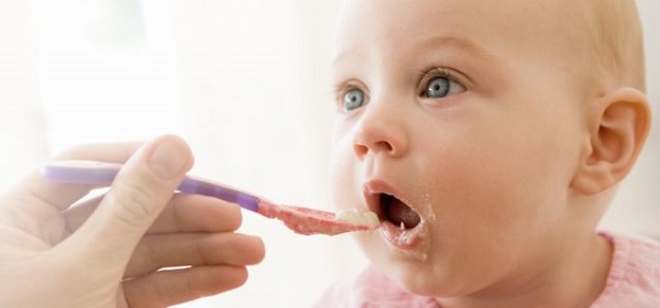 Foto - Uzmanından ebeveynlere önemli tavsiye! Bir yaşından küçük bebekler bal yiyebilir mi?