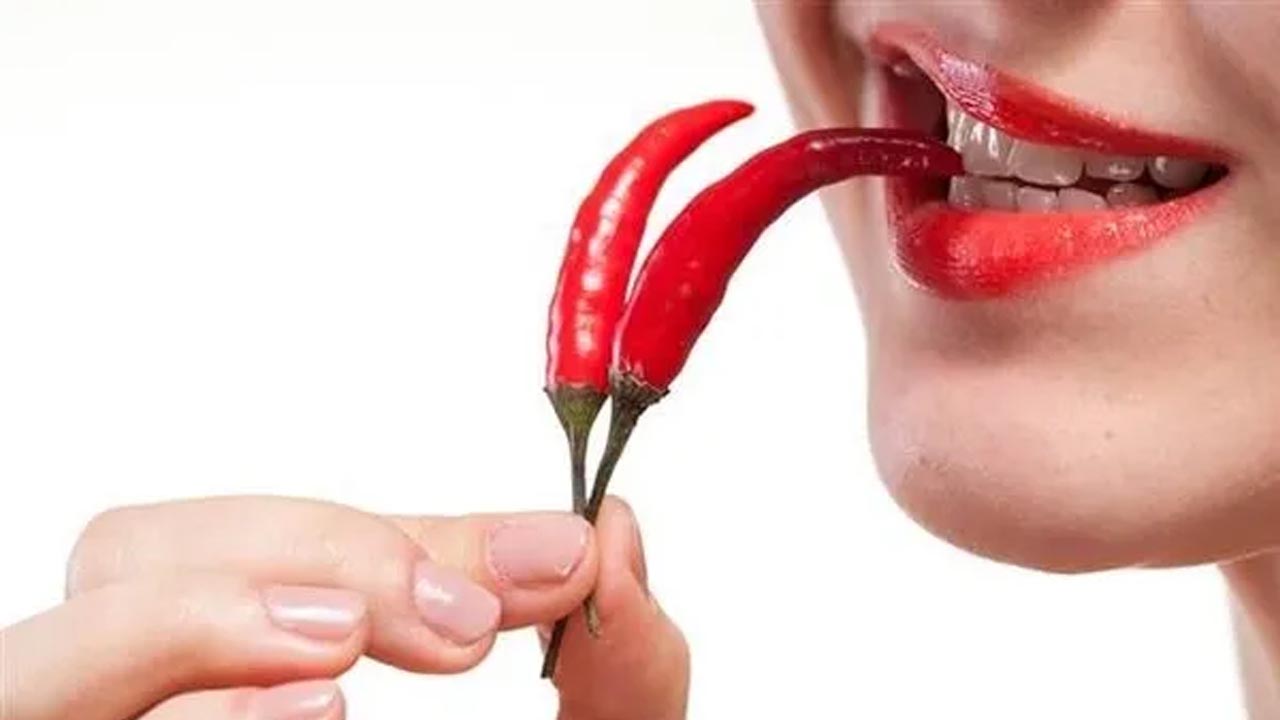 Foto - Uzmanlar açıkladı! Acı yediğimiz zaman burnumuz neden akar