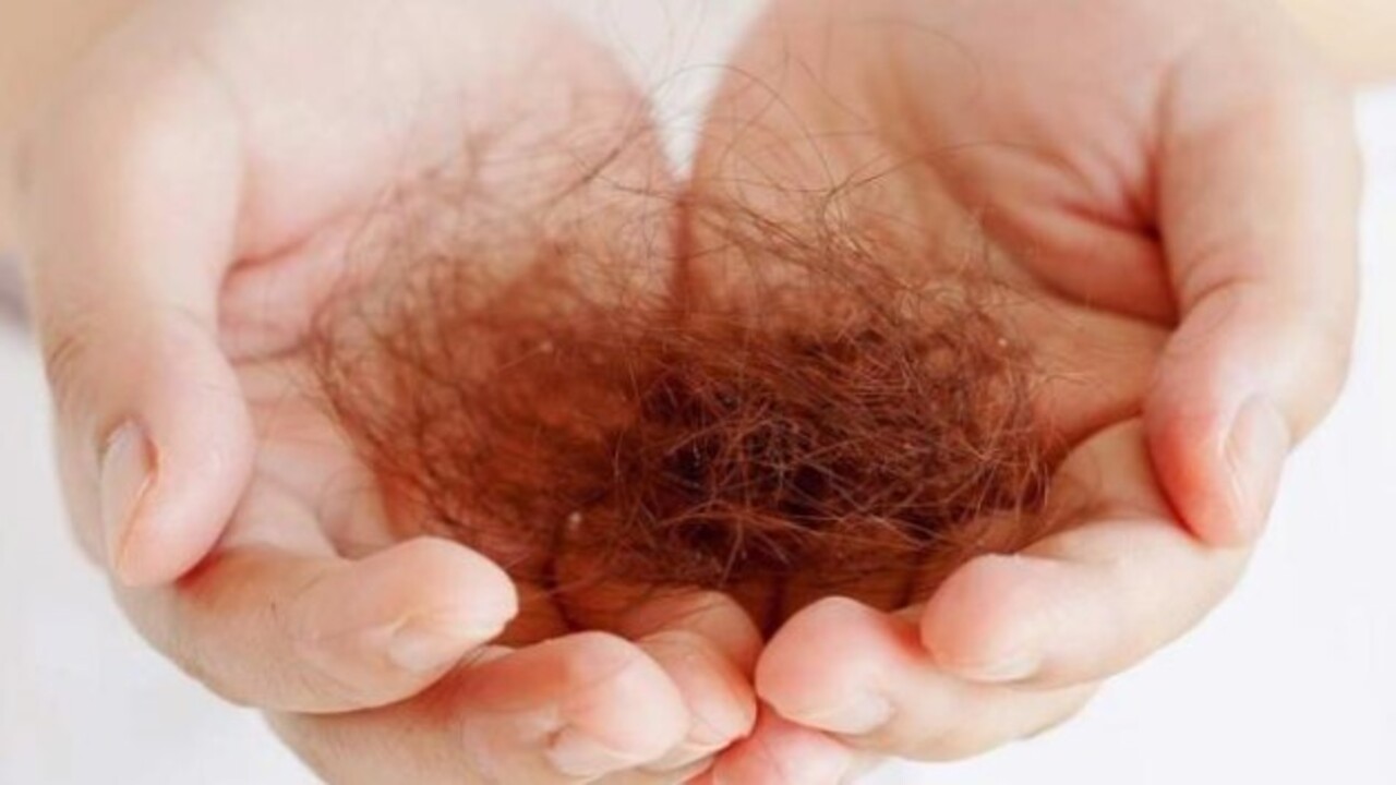 Foto - Uzmanlar açıkladı! Saçlarda seyreklik neden olur?