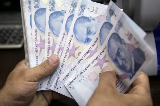 Uzmanlar 'Bu sene asgari ücrete tek zam zor' dedi! Tarih vererek yeni asgari ücreti duyurdular