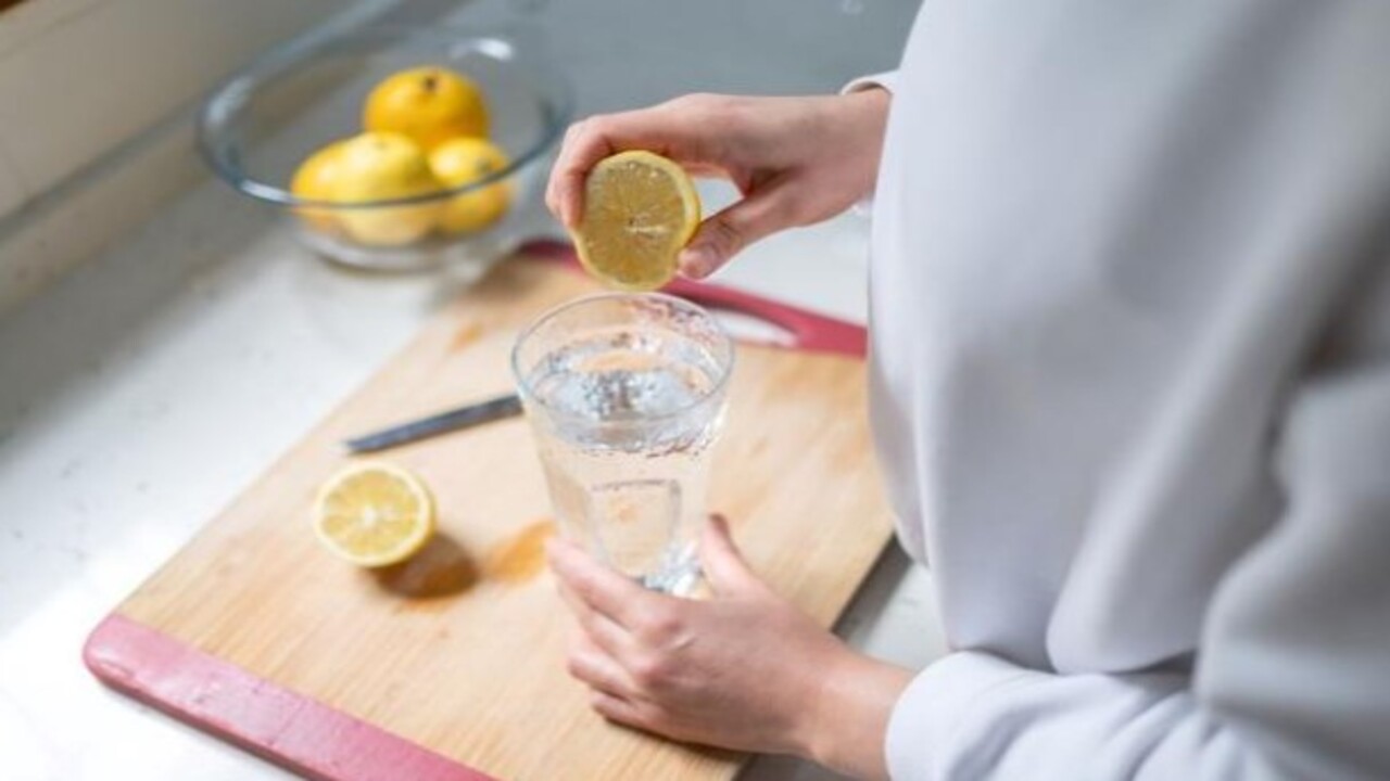 Foto - Uzmanlar etkisini açıkladı! Aç karnına limonlu su içersek ne olur