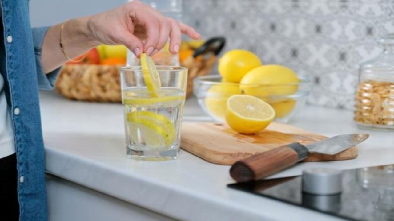Foto - Uzmanlar etkisini açıkladı! Aç karnına limonlu su içersek ne olur