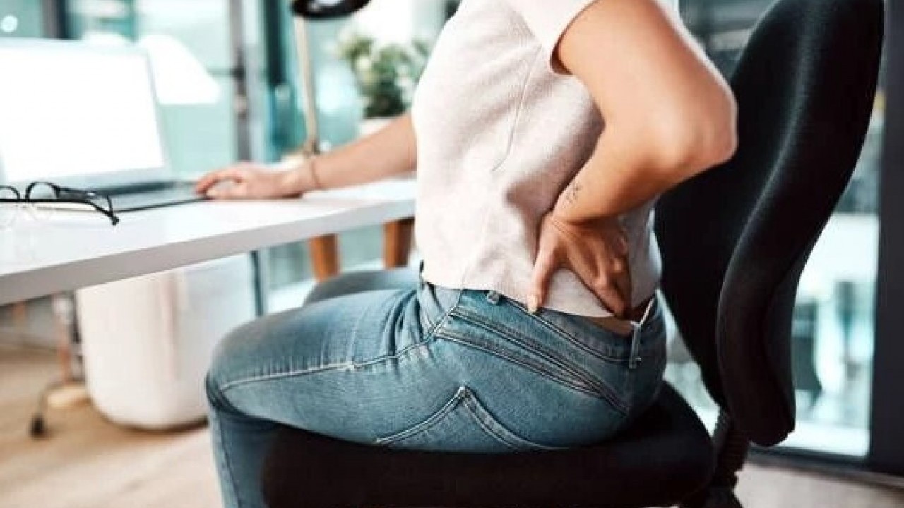 Foto - Uzmanlar gizli tehlikeyi açıkladı! Bel düzleşmesine dikkat