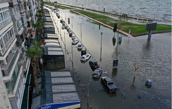Foto - Uzmanlar korkunç senaryoyu açıkladı! Deniz kentin içine doğru yürüyecek