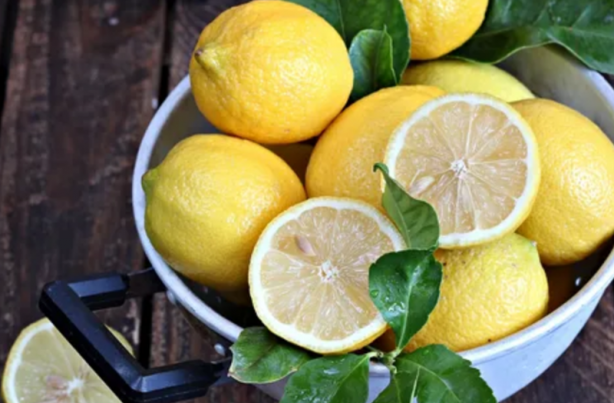  Uzmanlar ortaya çıkardı! Gece limonu başucunuza koyarsanız...