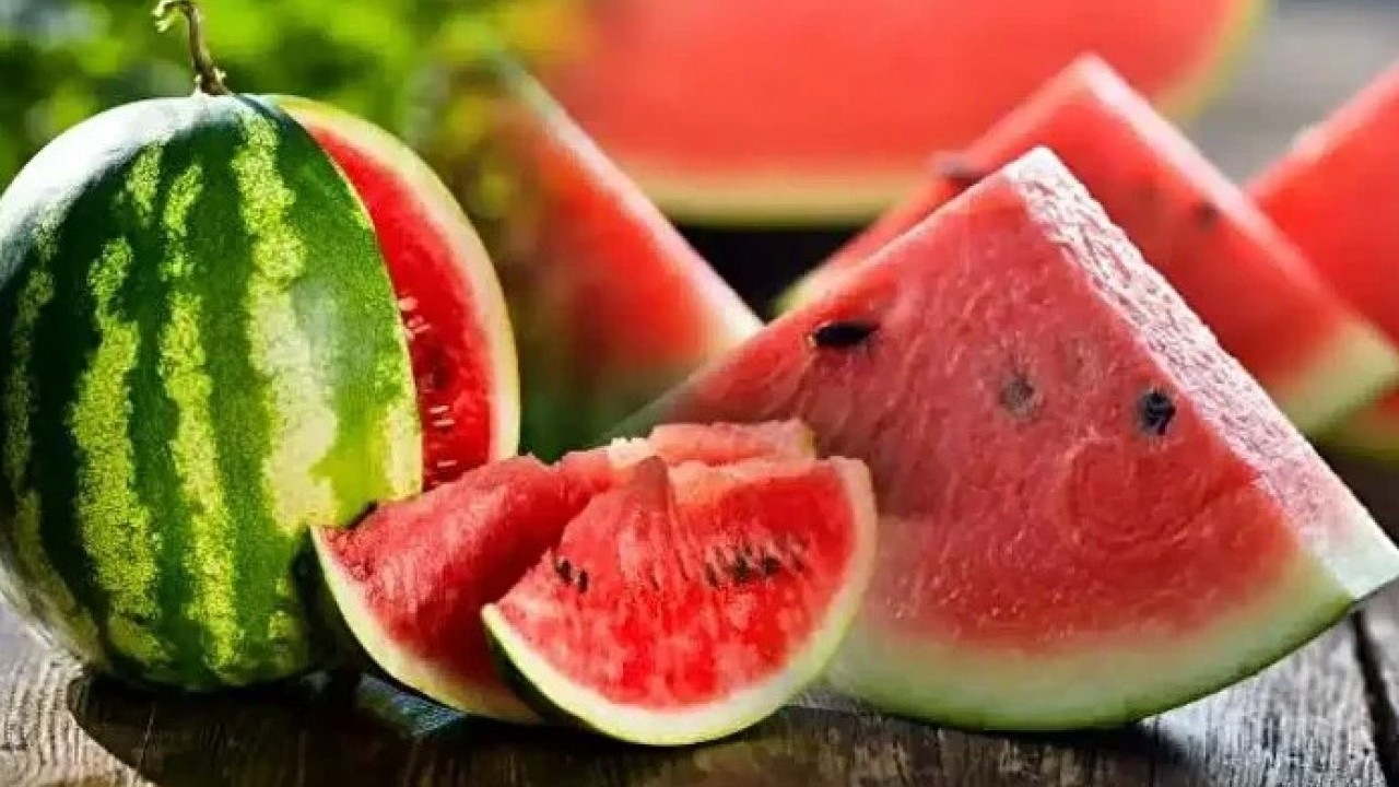 Foto - Uzmanlar özellikle uyardı! Karpuzu böyle yemek zehir saçıyor
