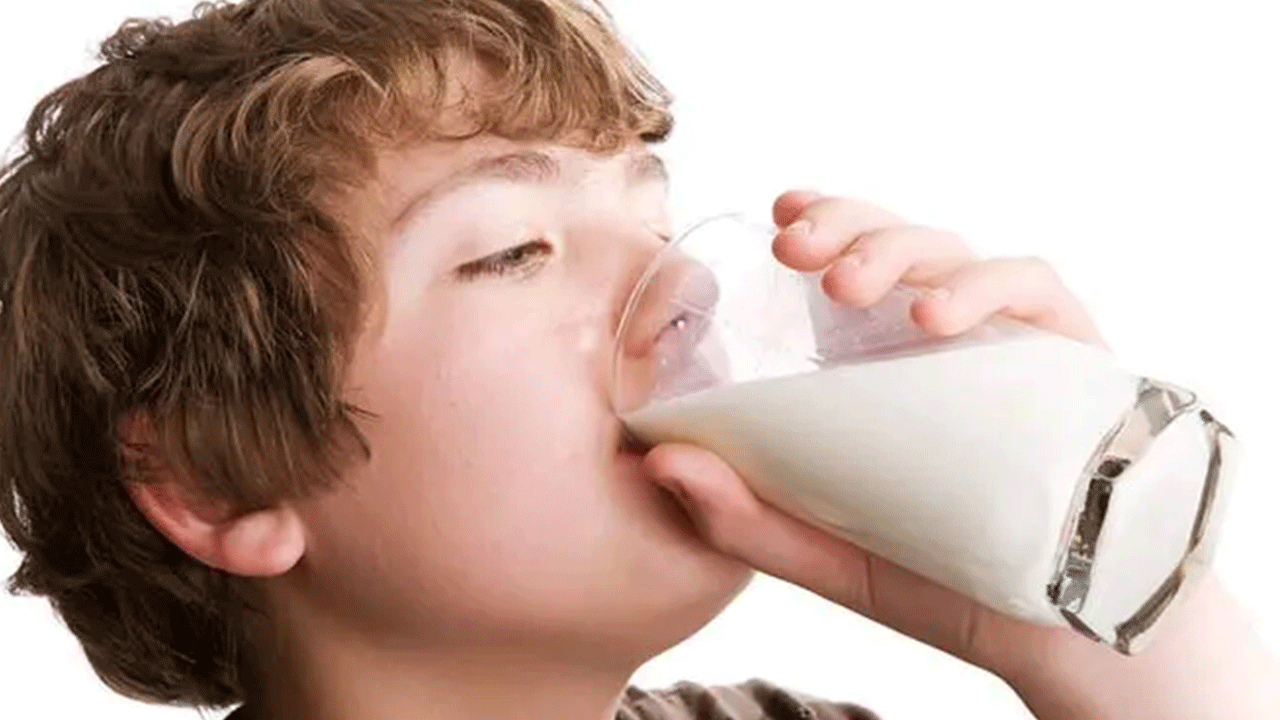 Foto - Uzmanlar tarafından doğrulandı: İşte uykudan önce süt içmenin 5 faydası!