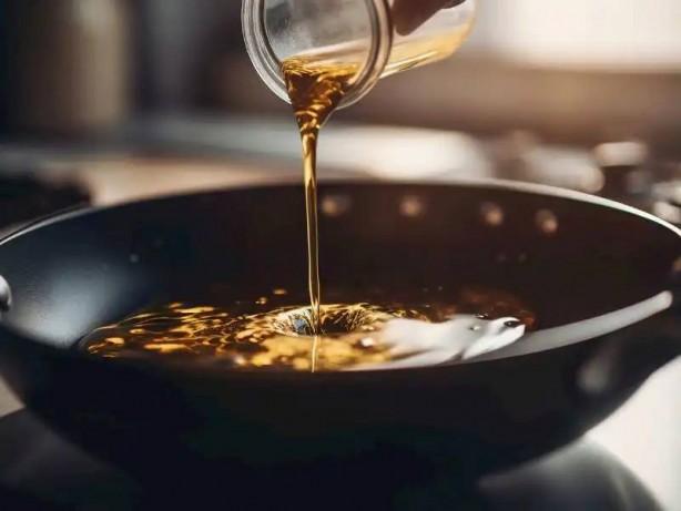Foto - Uzmanlar üstüne basa basa uyardı! Yemeklere zeytinyağı koyarken bunu sakın ama sakın yapmayın 
