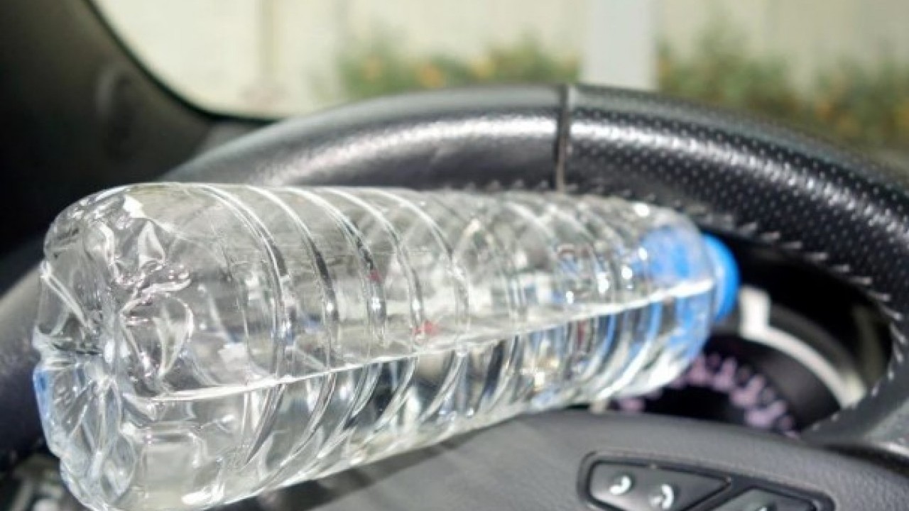 Foto - Uzmanlar uyardı! Araçlarda bıraktığınız plastik şişelere dikkat