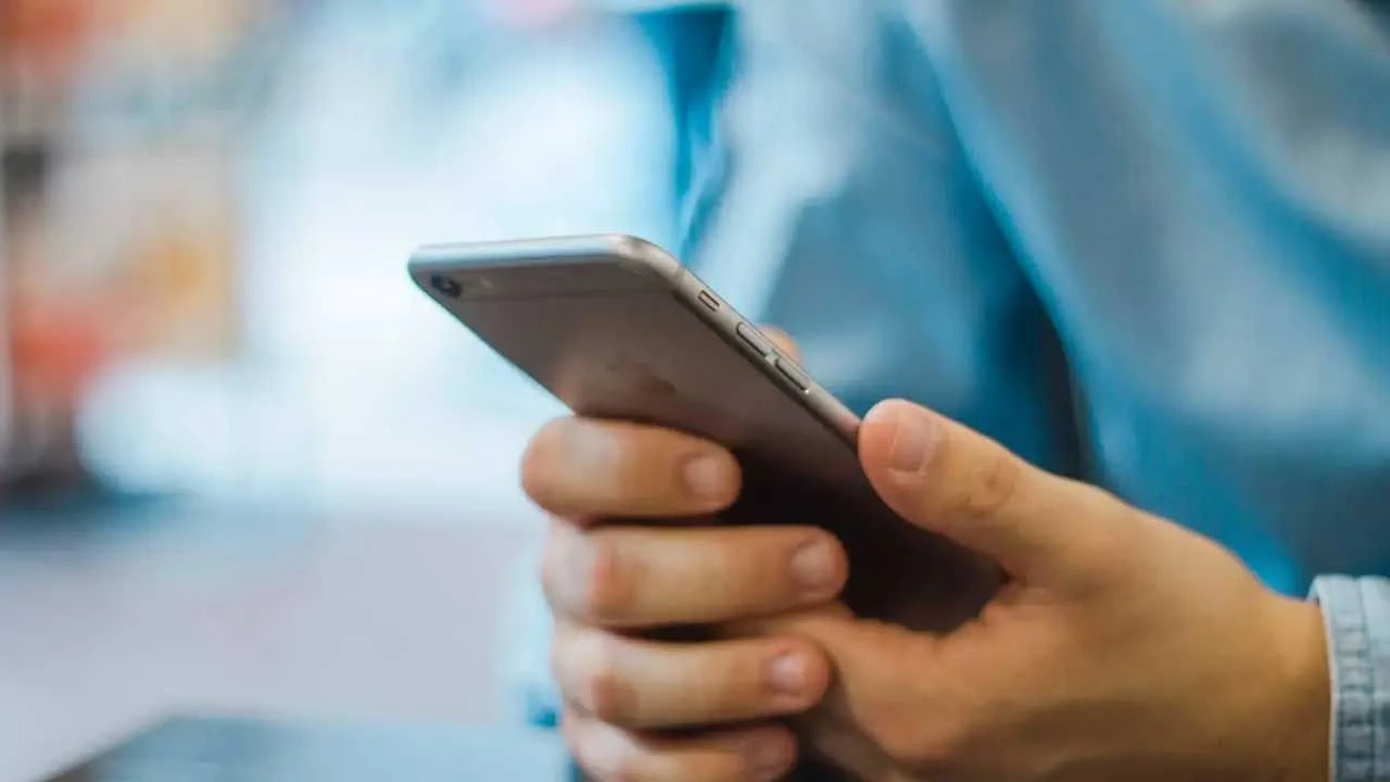 Foto - Uzmanlar uyardı: Bu 5 belirti varsa, telefonunuz gözetleniyor olabilir