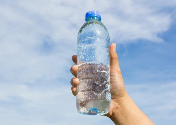 Foto - Uzmanlar uyarıyor! Pet şişeden su içenler dikkat