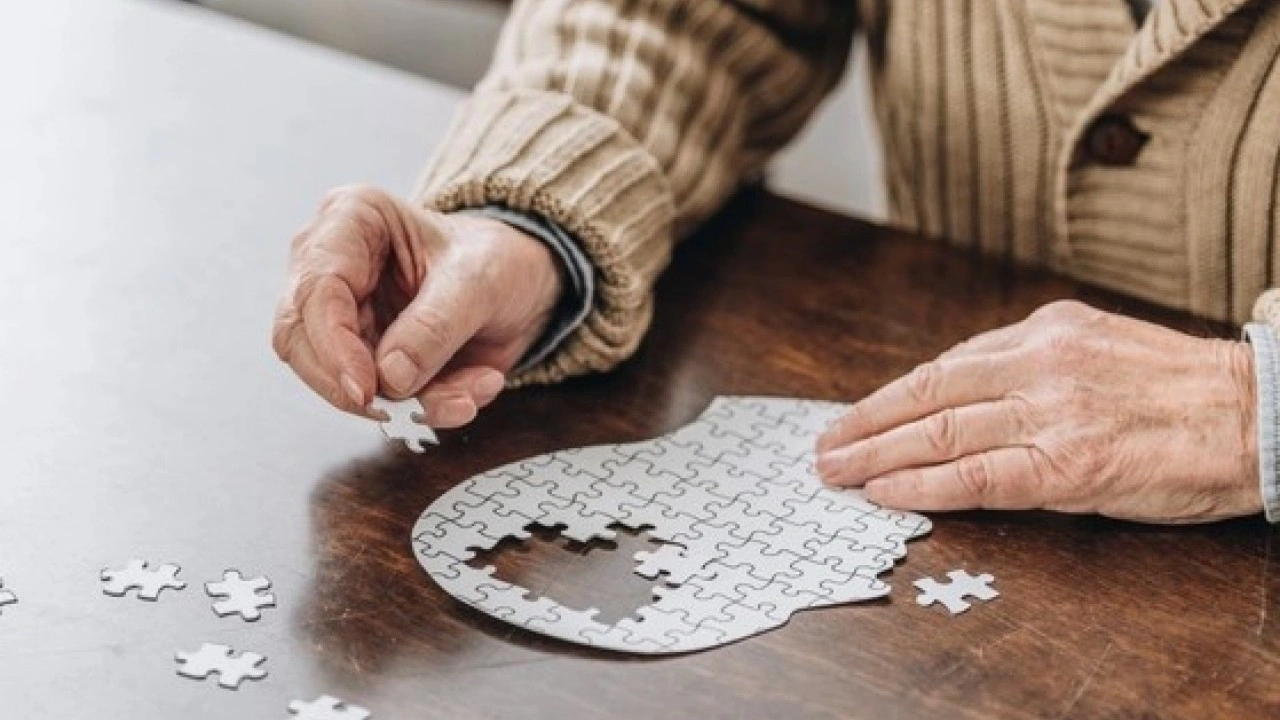 Foto - Uzmanlardan şaşırtan buluş! İki dil bilmek Alzheimer'i 5 yıl geciktiriyor